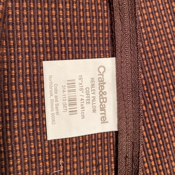 Set of 2 Crate and Barrel pillow covers - Picture 3 of 8